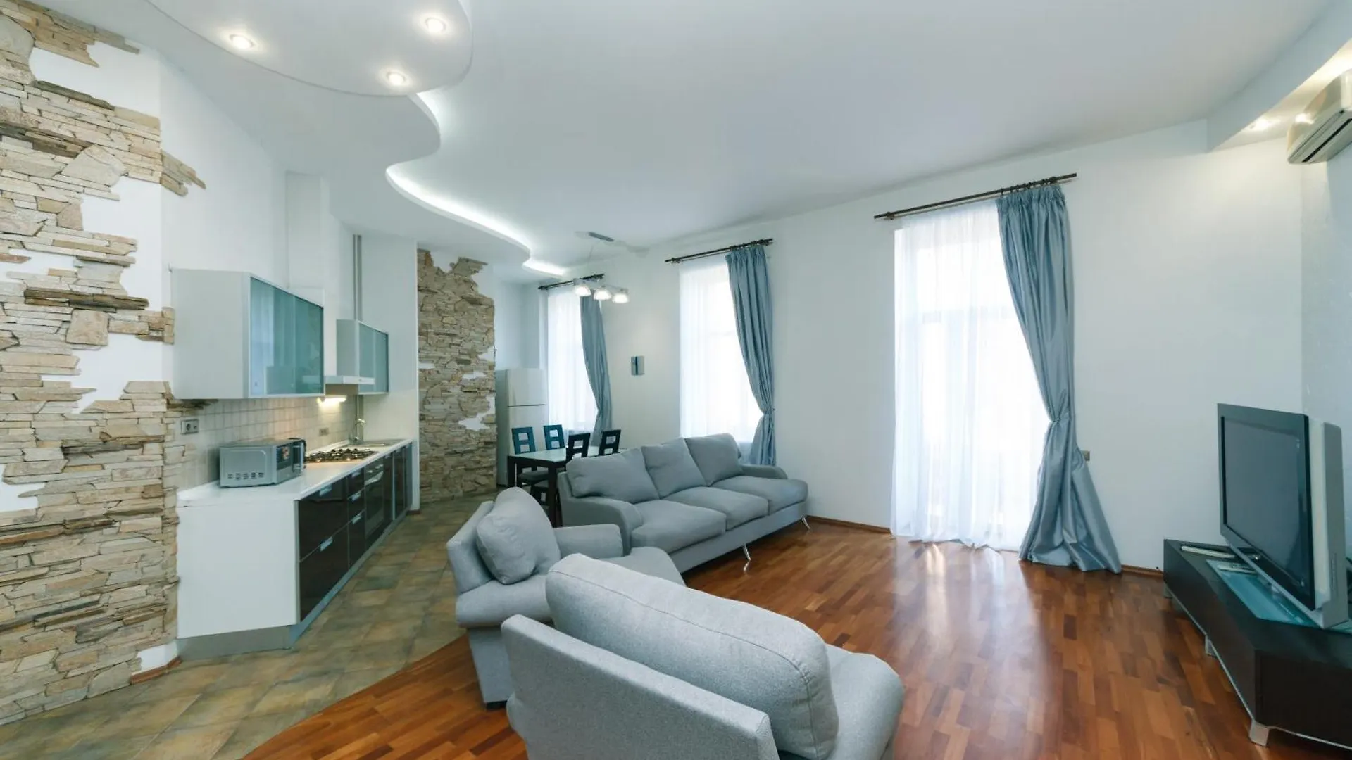 Lux Near Maidan, Khreschutyk 3Br Διαμέρισμα Κίεβο