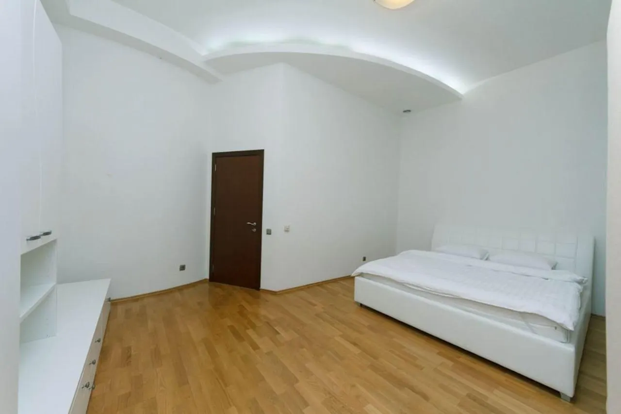 Lux Near Maidan, Khreschutyk 3Br Διαμέρισμα Κίεβο